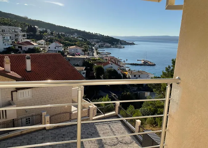 Fjaka Apartman *